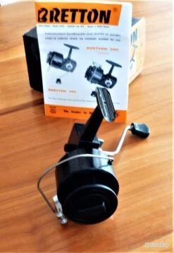 Moulinet BRETTON 205 S - Neuf Dans Son Emballage D'origine - Pêche Et Collection 9 Moulinet BRETTON 205 S - Neuf Dans Son Emballage D'origine - Pêche Et Collection -Offerte Carnassiers Negozio 00003 Moulinet BRETTON 205 S Neuf dans son emballage d origine Peche et collection